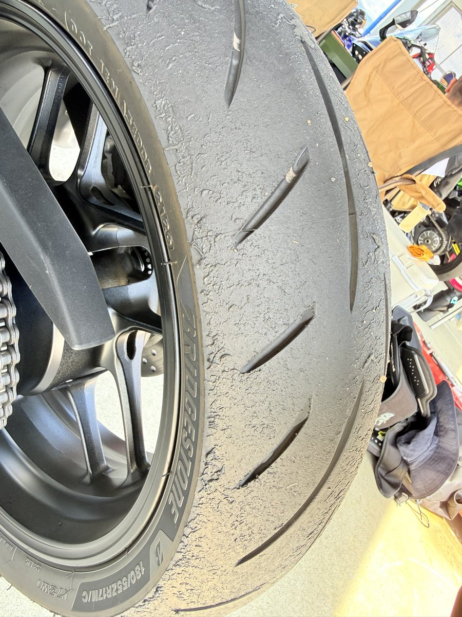 chairoirebel's tweet photo. 今日の目標
S23を消す！！
達成！！！
5ミリくらいアマリングあるけど深追いはしないどこう🥺 https://t.co/1sPE1ZzZk5