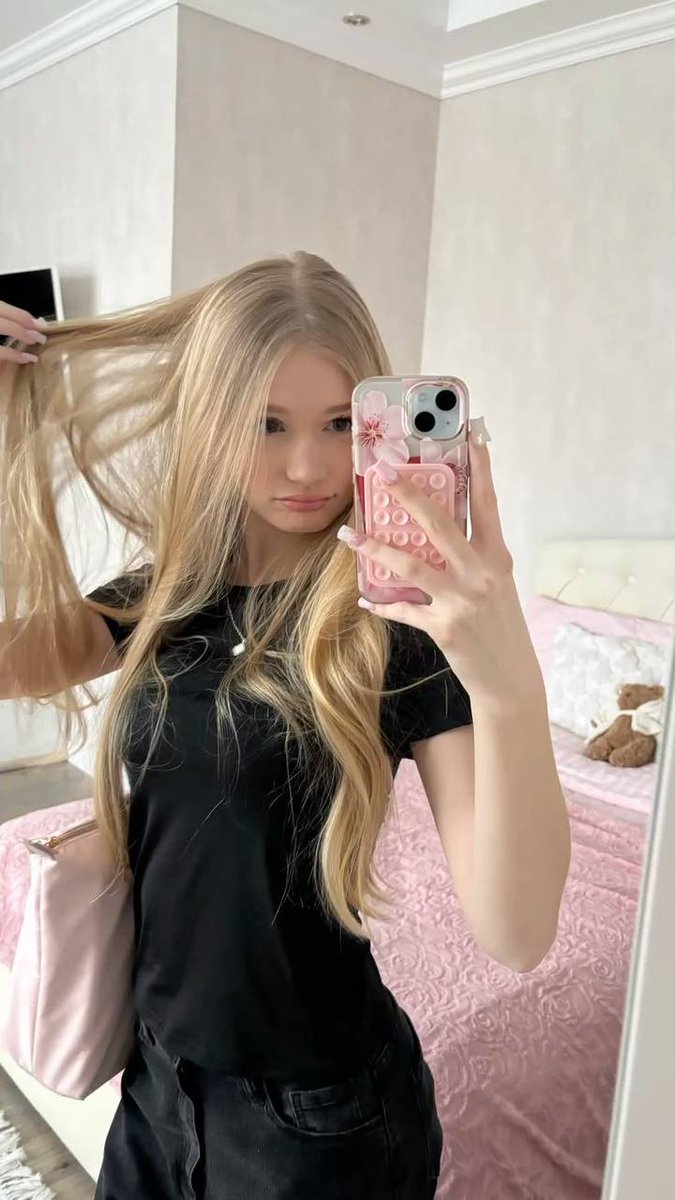 Alicee tweet media
