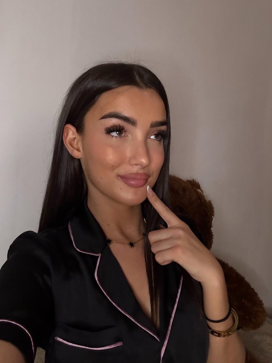kyylie_lx's tweet photo. Aux mecs hétéros qui aiment les filles trans : vous êtes appréciés. 🏳️‍⚧️💕 https://t.co/t5BL0rGxQW