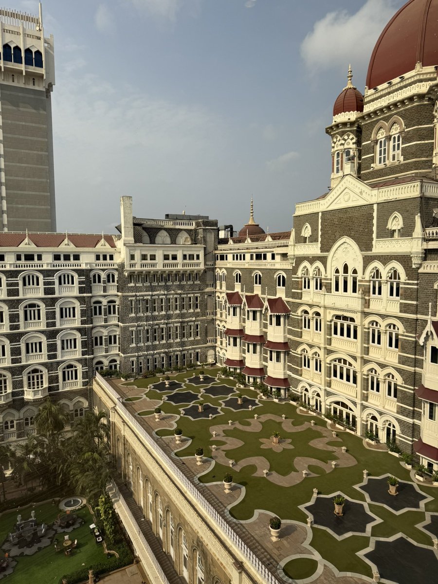 whereiscarag's tweet photo. fabulous landmark in Mumbai https://t.co/GNYAtUGoHb
