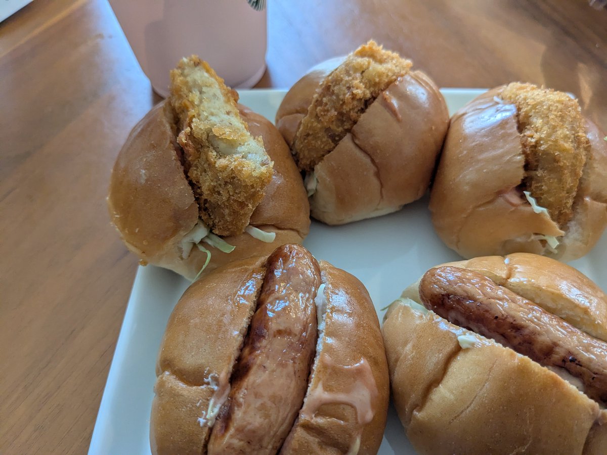 sorairoblog's tweet photo. 看過できないほどに値上がりした
燃サ代をカバーするため
他所んちランチに潜伏完了 https://t.co/IesTzP8OJs