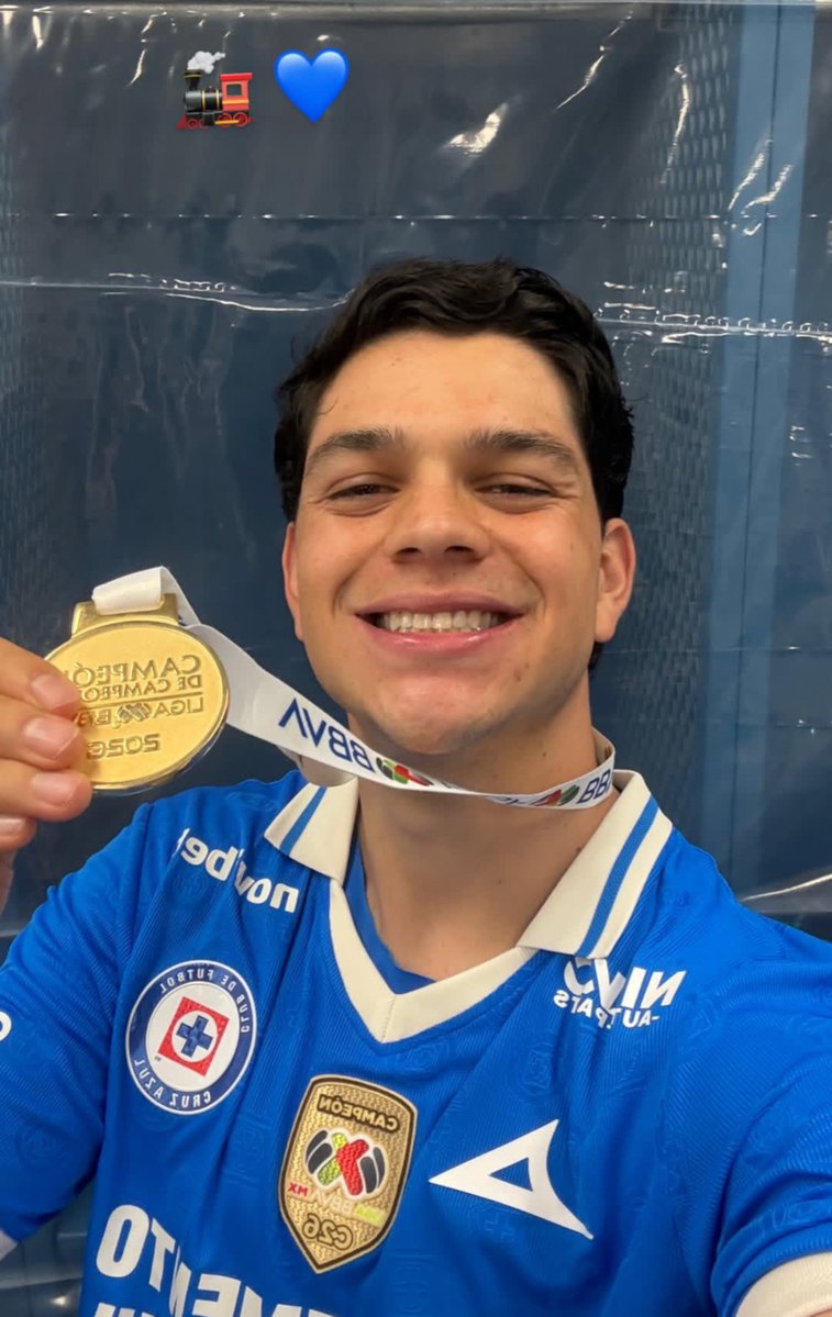 SoydelAzul's tweet photo. Amaury García no puede sonreír más 😅🥇 https://t.co/2NAsO1xN2t