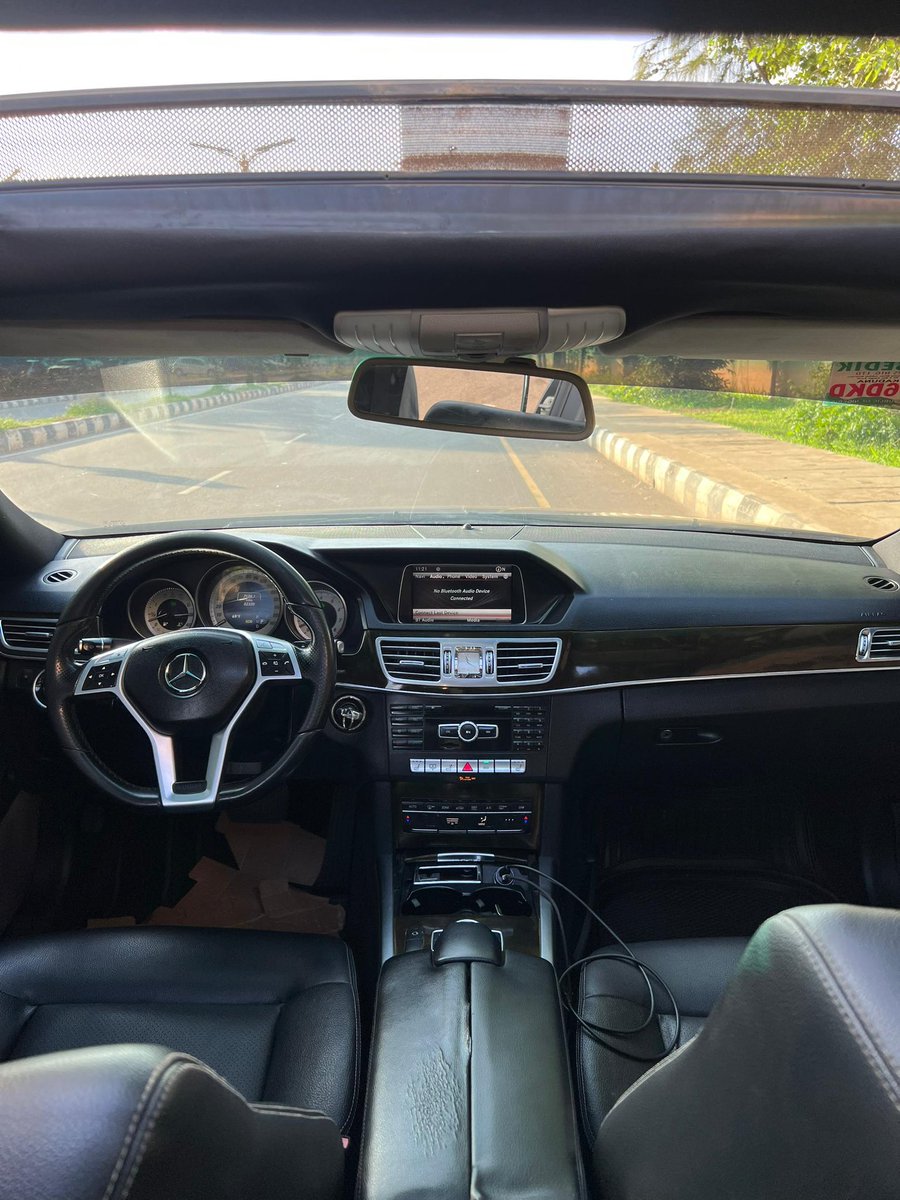 abberhs_17's tweet photo. 🚗: Used, 2014 model Mercedes Benz E350.

🏷️: ₦16,000,000.

📍: Kaduna.

📞: +2349069274163 https://t.co/0HdBjgUr7I