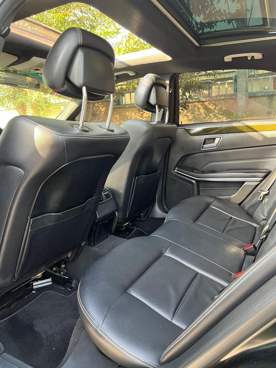 abberhs_17's tweet photo. 🚗: Used, 2014 model Mercedes Benz E350.

🏷️: ₦16,000,000.

📍: Kaduna.

📞: +2349069274163 https://t.co/0HdBjgUr7I