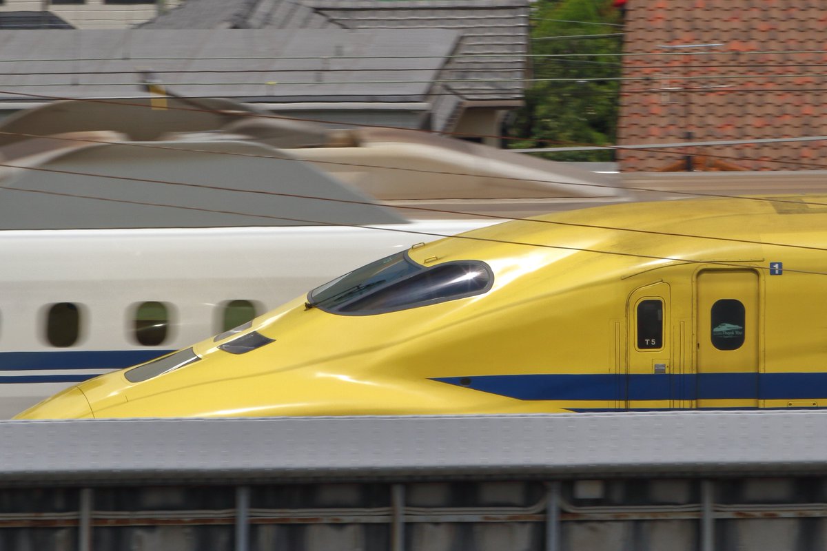 m156962's tweet photo. ドクターイエロー、名古屋－岐阜羽島間通過しました🥰
今日はいつもと違う感じで撮ってみました😃
2026/7/26　名古屋ー岐阜羽島間 https://t.co/rnrvCdU1tP