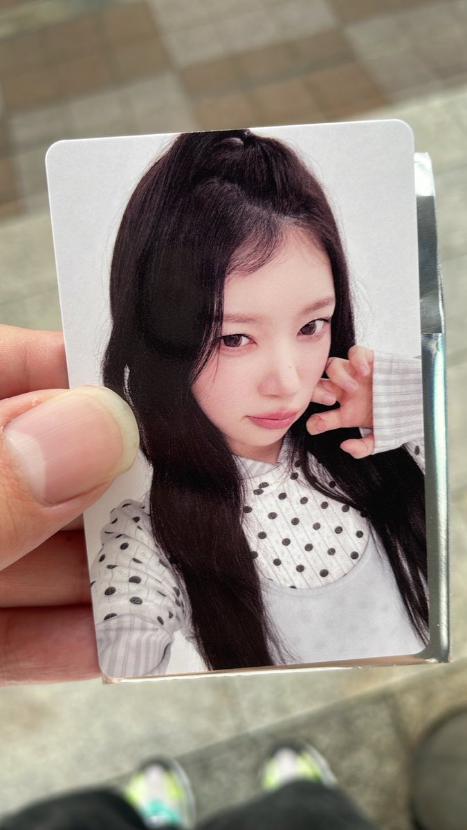 takkun_0331's tweet photo. 『ILLIT LIVE 'PRESS STARTin JAPAN』
購入特典PHOTO CARD トレカ　カード　

【交換】

譲→モカ

求→ウォンヒ

現地交換可能です！

お気軽にお声掛け下さい

#ILLIT交換  #ILLIT https://t.co/COO2dnlv45