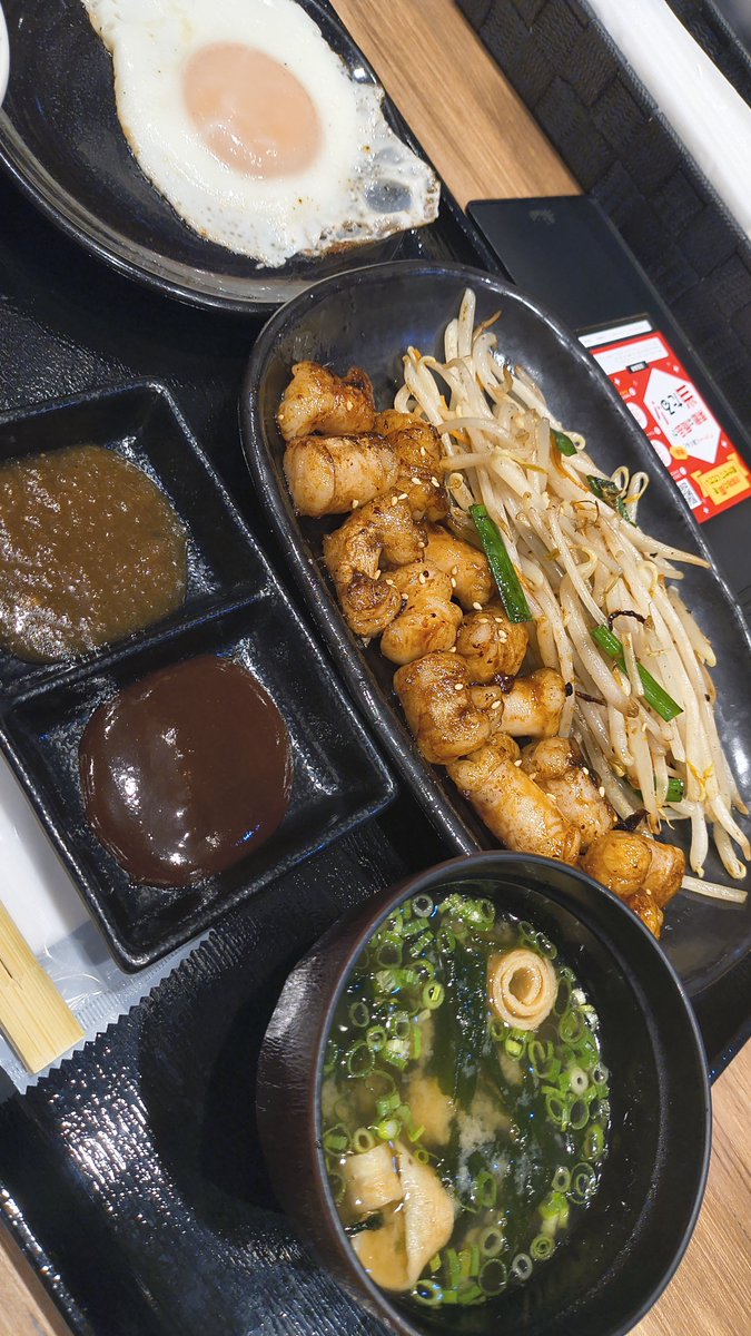 mipo166's tweet photo. 長崎で、天神ホルモン😋
#天神ホルモン
#長崎
#長崎駅 https://t.co/SiFDmfpaxI