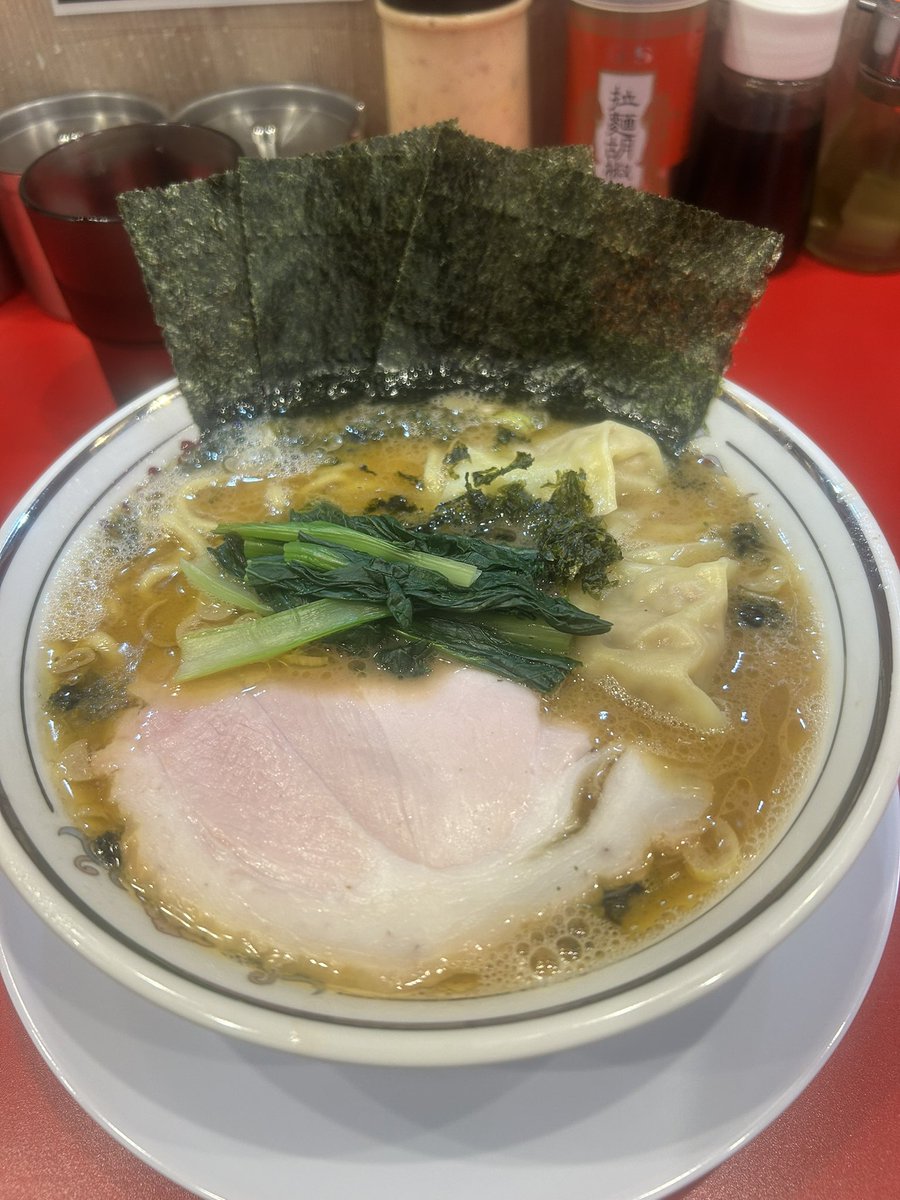aho331233123312's tweet photo. 鶴橋の船場家さん

また土日連続😆

あおさラーメン並み
固濃多
+替え玉(半玉)
長らく食べてなかった細麺でしたが意外と家系スープに合いますね‼️
紅生姜もいい感じ👍
ご馳走様でした🙏 https://t.co/anv0o0MM87