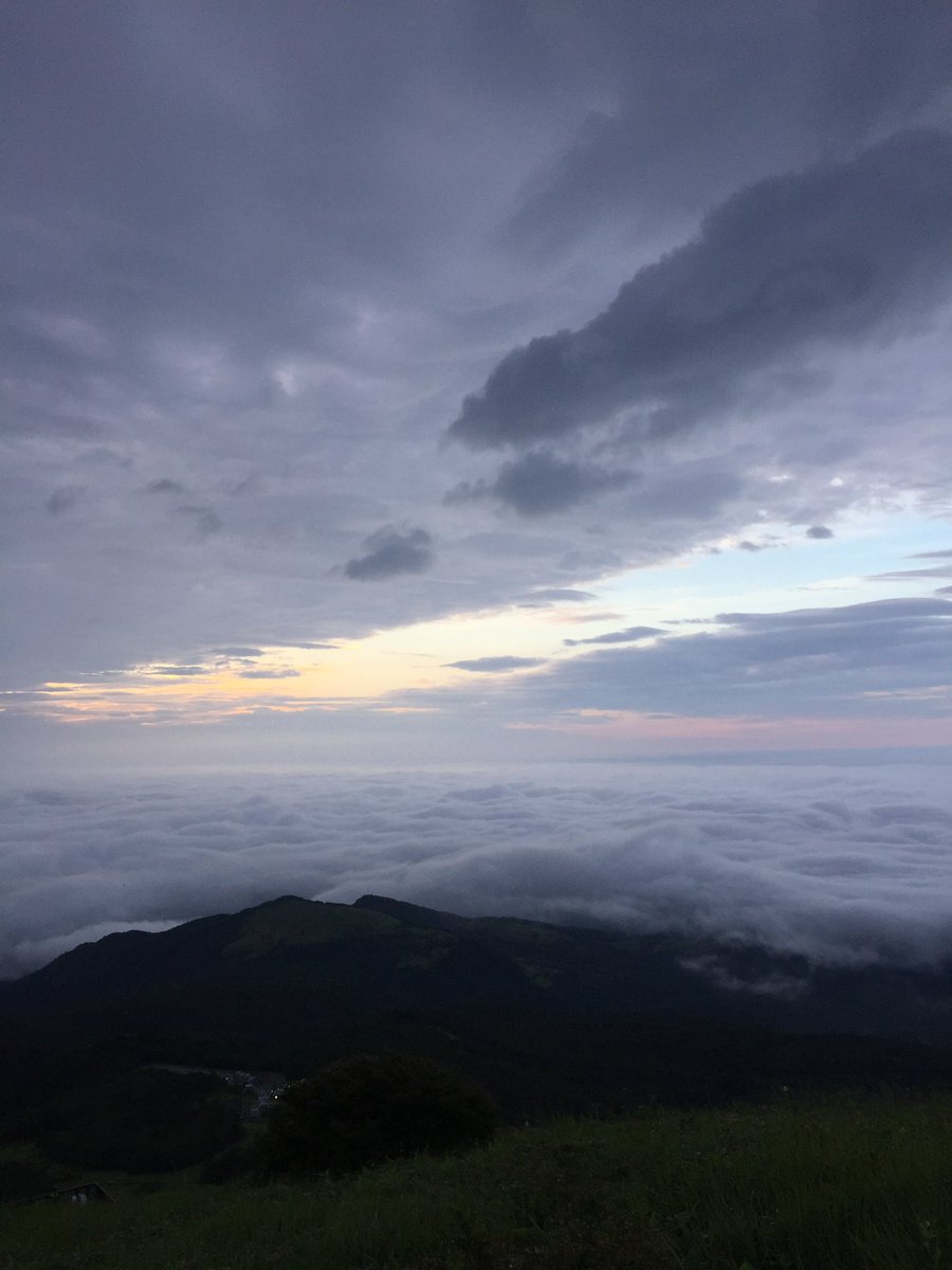 minomru's tweet photo. ずっとみてみたかった景色に会いに行ってきた🌥🌪 https://t.co/pMUTxxGaT8