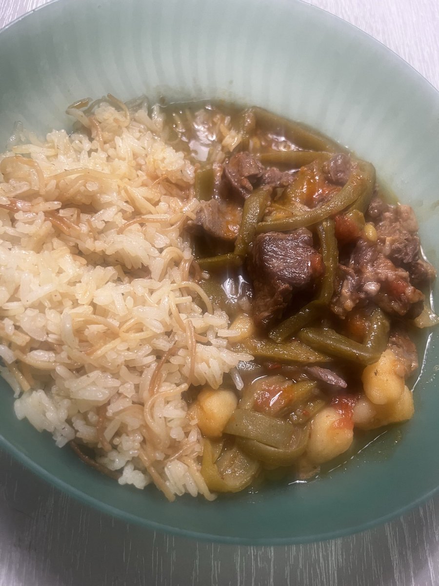 JessieZen001's tweet photo. Turkish green beans with pilav. #homecooked #turkish https://t.co/UcFB1kPTFo