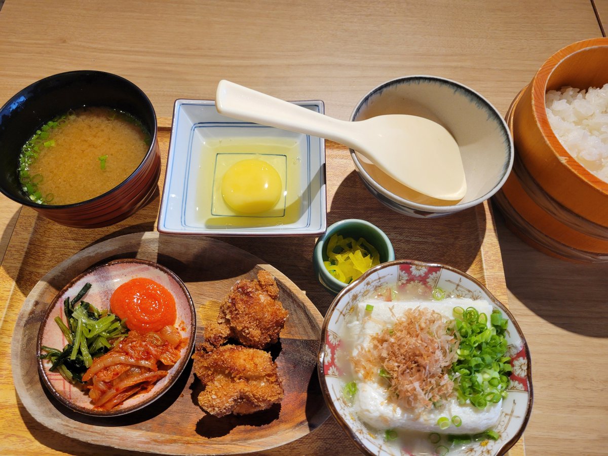 _mm0518_'s tweet photo. 先日食べたヤツ～
限定のメニュー食べるつもりで行ったけど玉子に負けた🥚
白い玉子焼きで心踊った https://t.co/nvbgPGjJne