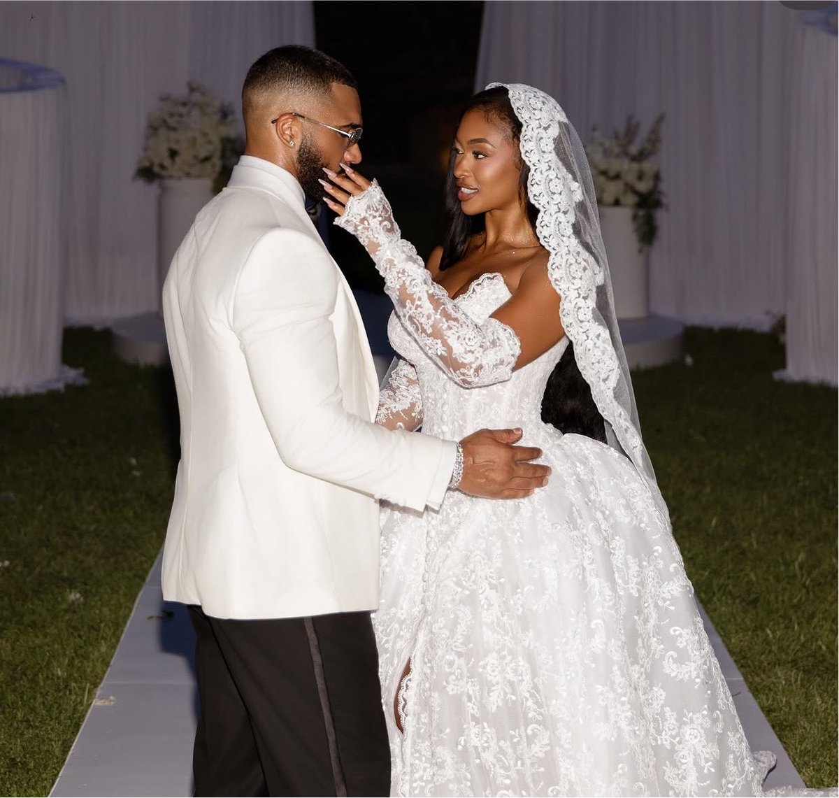 SunnyBanks_'s tweet photo. Mr &amp; Mrs. Lapley 😍 Miracle and Tyler look lovely in photos she shared of her wedding day. https://t.co/AVSDqZNRDE