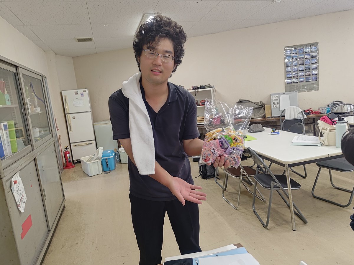 rits_soaring's tweet photo. ２回渡辺よりゼリーの差し入れを頂きました。
ありがとう！

#仲間思い #糖分補給 https://t.co/o5qwd3gqEH