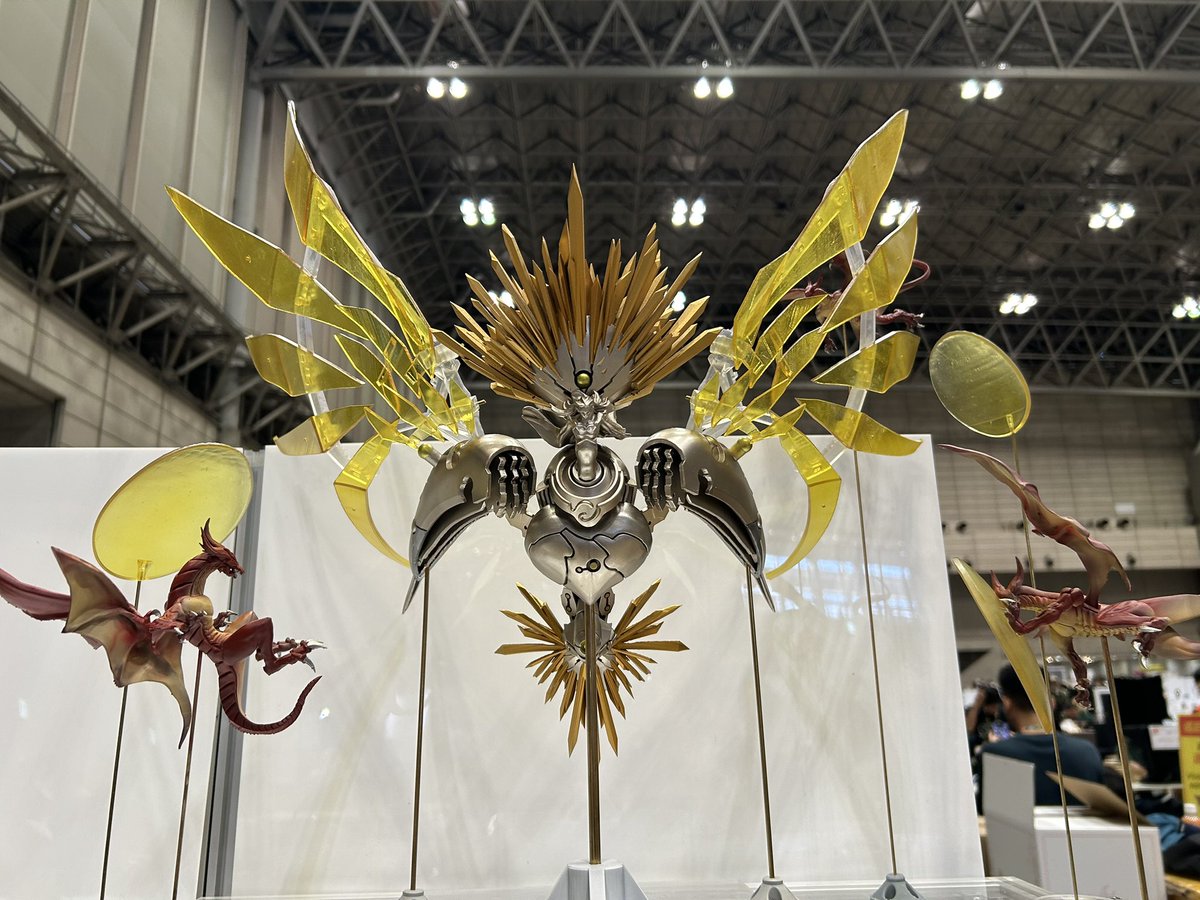 T0YLET's tweet photo. デュエル•マスターズより

「光器ペトローバ」

幕張メッセに降臨しております…!!

令和にペトローバフィギュアが爆誕することに驚く方が多数…製作者の趣味です

会場にいる方は是非！

#デュエルマスターズ
 #WF2026ｓ https://t.co/bHQWHBCCaA