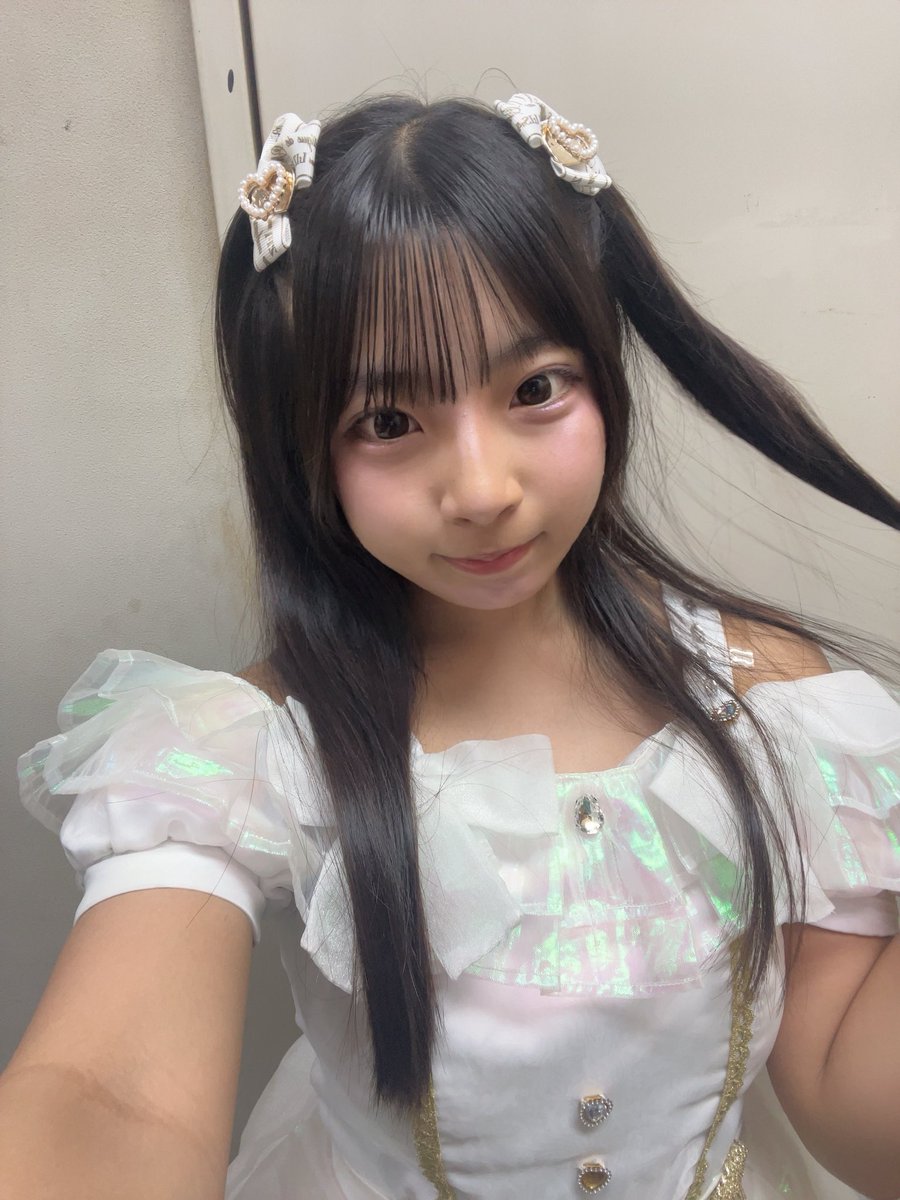 zuuukar's tweet photo. 「チリンチリン　
　　アイスですよ。」　

＃佐々木るな　

@runa_qun0624  

＃QunQun 

＃福岡のアイドル　

ちっちゃいな。😅　
中学生みたいな。😯　
年に１回しか見れんけど、まちがいなくパフォーマンスに余裕ができてるよね。　

AI https://t.co/UrMgphRXWI
