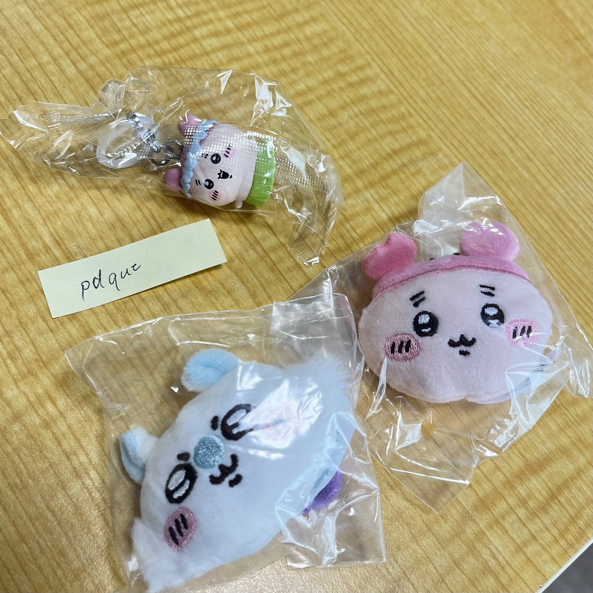 pdqut's tweet photo. 【交換】ちいかわ おかおマルチリング　
映画 入場者特典 チャームミニフィギュア

(譲)古本屋　モモンガ
(求)同種ちいかわ　

郵送交換希望📮
お気軽にお声掛けください https://t.co/v35k3qRURW