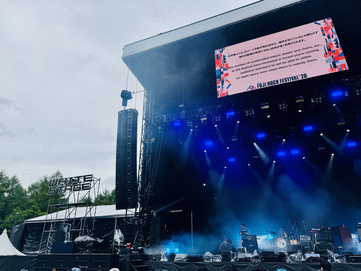 Worried10Fire's tweet photo. ライブ仲間にオススメされたのでGRAPEVINE観に来た
(ミリしらだけど逆に少し楽しみ) https://t.co/J1hCwQHU7l