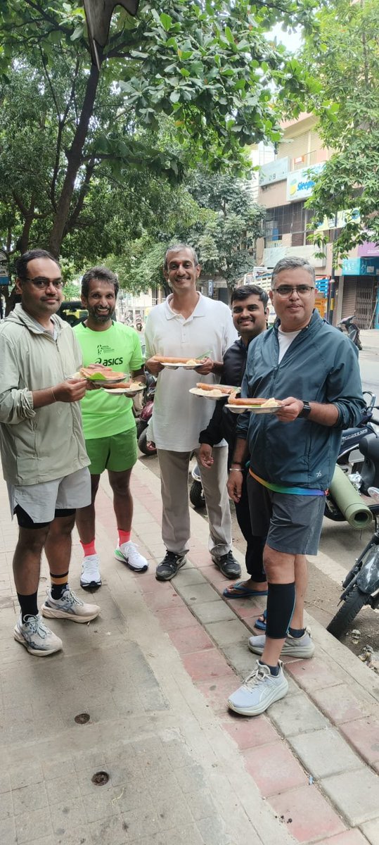 KiranKS's tweet photo. A five km walk with friends this morning, after yesterday's Ekadashi fast. 

Then a nice Davanagere Benne Dose and Tea 😀

How was your weekend #FitIndia routine? https://t.co/0q8HiqHslm