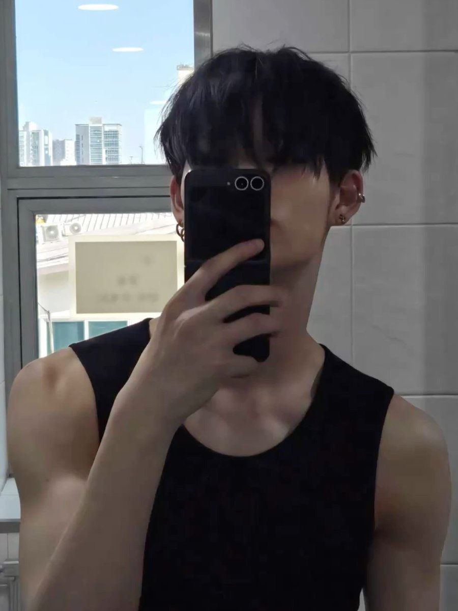 rikvisual's tweet photo. This type of ni-ki pics 🔛🔝 https://t.co/MdawtrhEfr