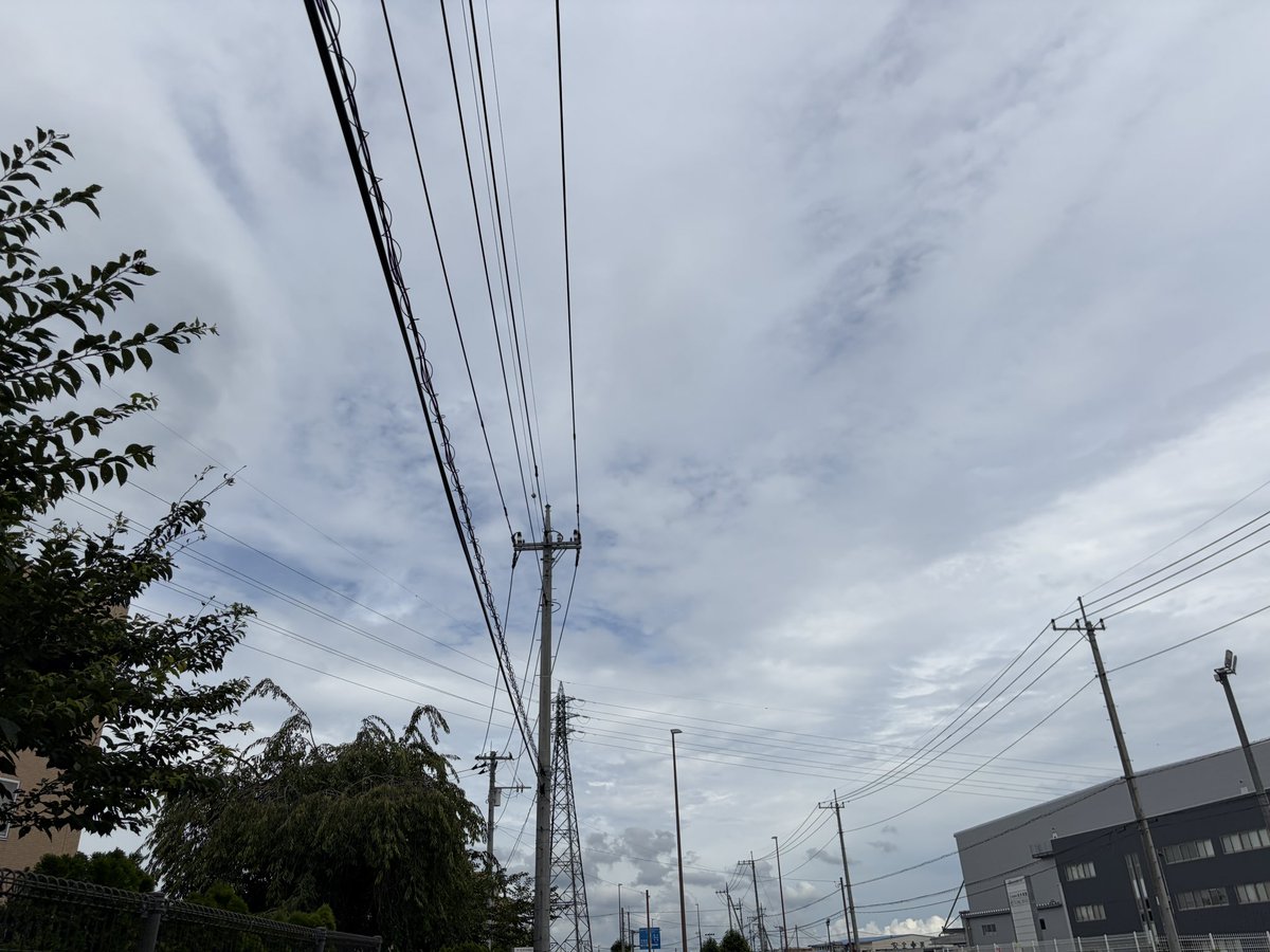 heyhey1029's tweet photo. 今日は日差し控えめの夏、素晴らしい。この道を進めば那須にも行けると考えると今後が楽しみすぎるゾ。 https://t.co/PcKllxjLyq