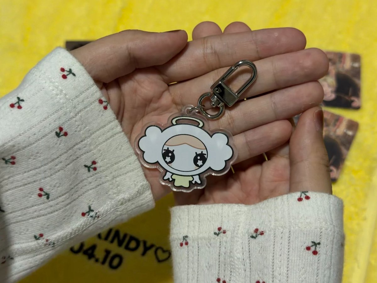 meowjclicked's tweet photo. my long awaited gifts has arrived! this precious package really made my day🥹💝 
p.s the towel is actually so thick! I will make good use of it💪🏻🫶🏼 https://t.co/x0Yu1iXsD6