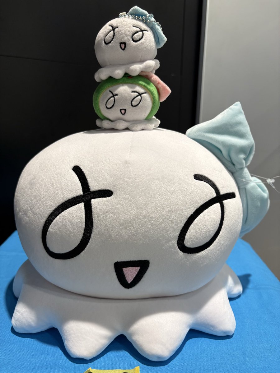 くらり3世「くらり達で記念写真だー！」 くらりビーズクッション「くら