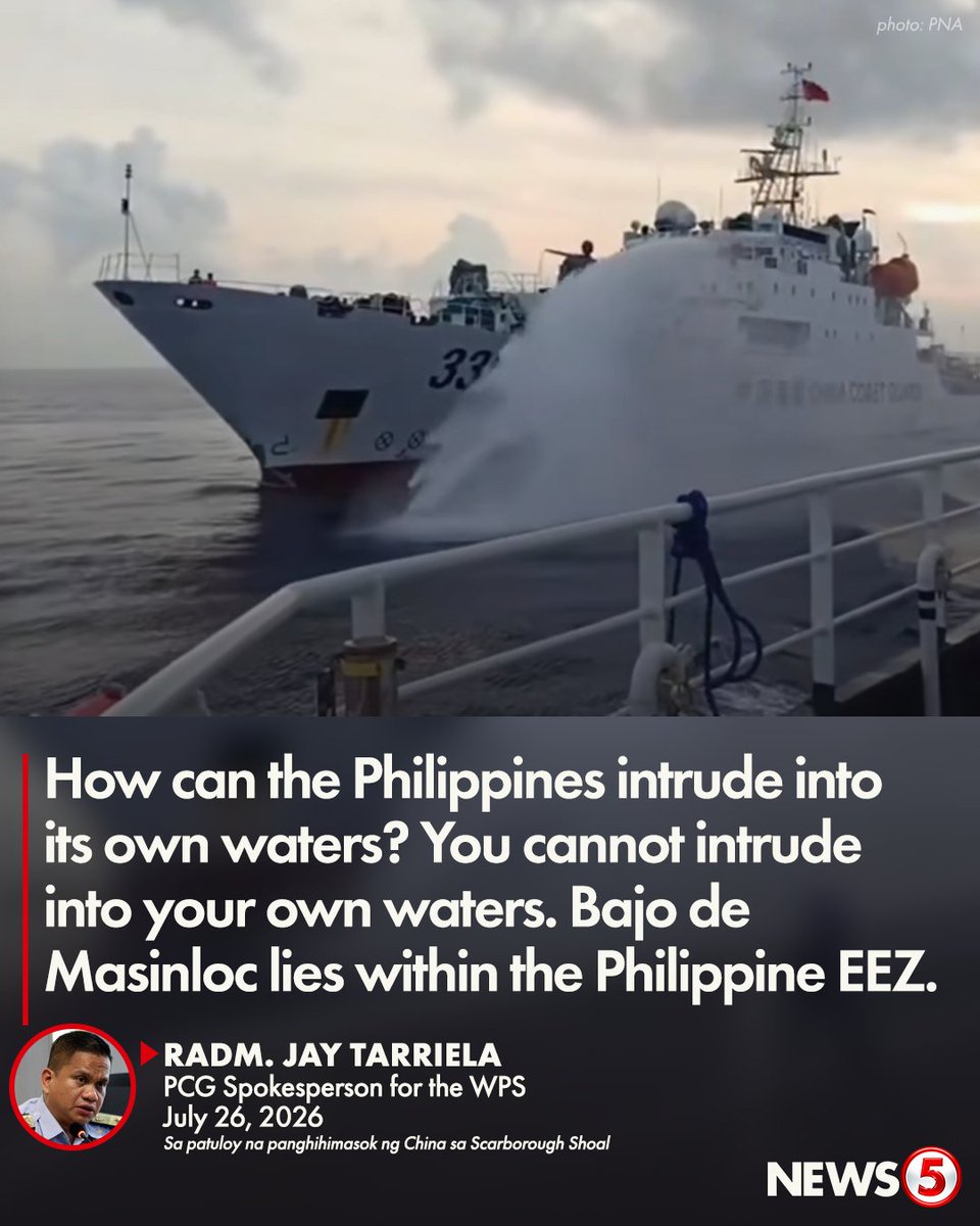 News5PH's tweet photo. PILIPINAS ANG NANGHIHIMASOK? 😅

Kinuwestiyon ni PCG spokesperson for the West Philippine Sea Rear Admiral Jay Tarriela, ang paratang ng China na Pilipinas umano ang nanghihimasok sa Bajo de Masinloc.

Aniya, hindi maaaring manghimasok ang isang bansa sa sarili nitong karagatan dahil nasa loob ng Exclusive Economic Zone (EEZ) ng Pilipinas ang Bajo de Masinloc o Scarborough Shoal, batay sa 2016 Arbitral Award.

Dagdag pa niya, ang naturang pahayag ay wala umanong batayan sa umiiral na international law. Matatandaang ilang beses binomba ng tubig ng China Coast Guard (CCG) ang mga barko ng Pilipinas noong nakaraang linggo.