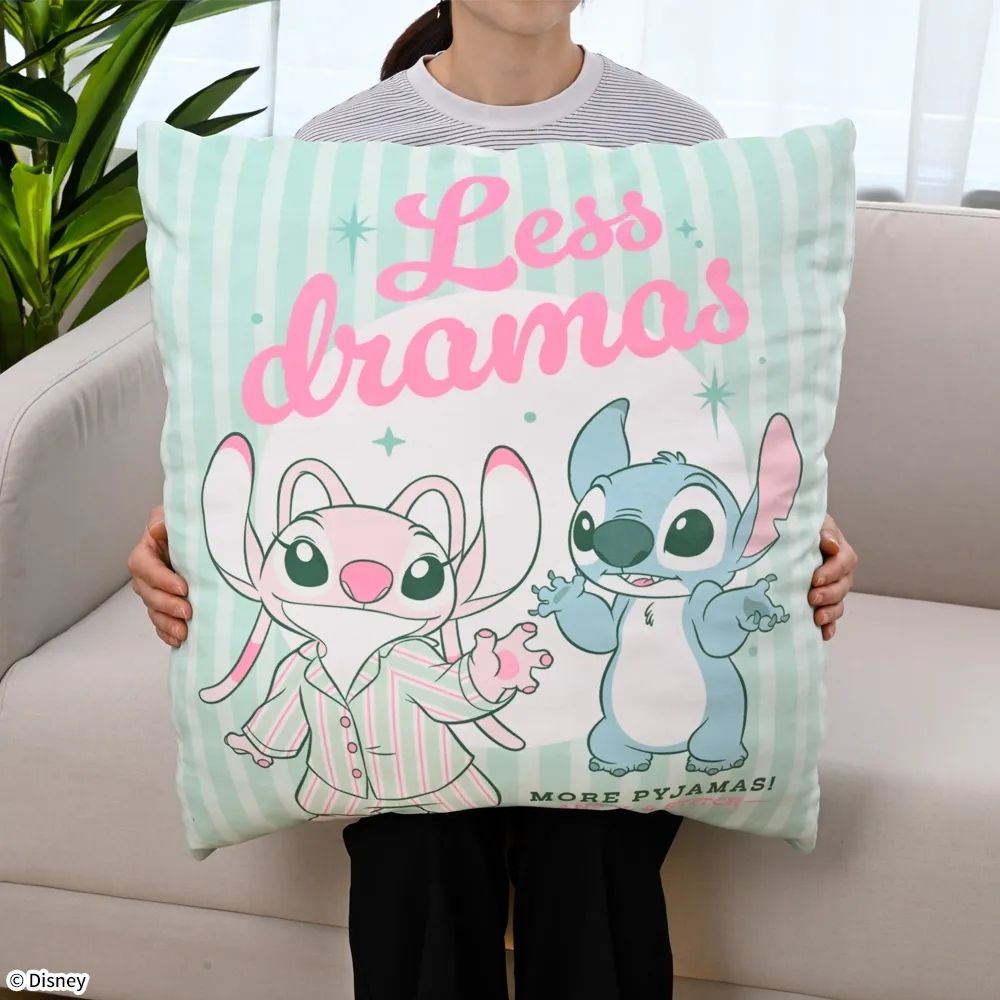 DtimesJP's tweet photo. 安心感ある手触りに癒やされる！
セガプライズ「ディズニーキャラクター　スーパーギガザッカぐらもっちクッション」 
全国のゲームセンターのプライズに順次登場☆
詳細→https://t.co/d1FpsHsTAJ https://t.co/UD4JGz0adV