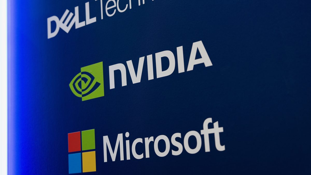 TechThought_org's tweet photo. Microsoft & Nvidia CEOs Satya Nadella and Jensen Huang are pushing back against US crackdowns, advocating for open-weight AI models to prevent stagnation. The debate over open vs closed AI heats up! 🚀💡 #AIModels #OpenSource @PCMag
me.pcmag .com/en/ai/37731/in-face-of-us-crackdown-microsoft-nvidia-ceos-back-open-weight-ai-models