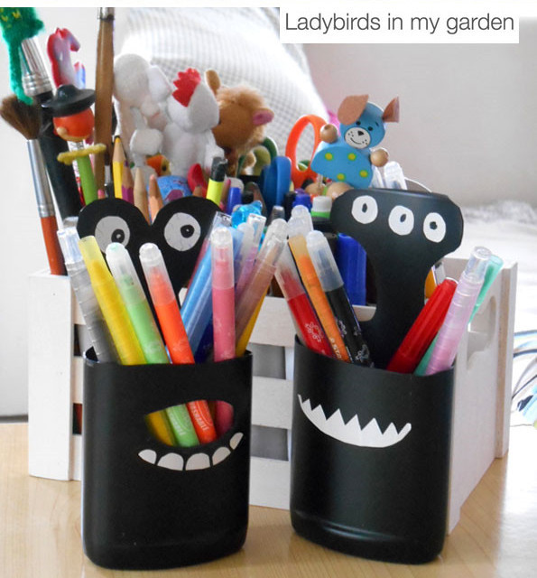 roman0rus's tweet photo. Transform old glass jars into stylish pen holders!  Add colorful yarn u0026 googly eyes for a playful DIY desk upgrade—zero waste, big charm. https://t.co/YIByGZkxSX