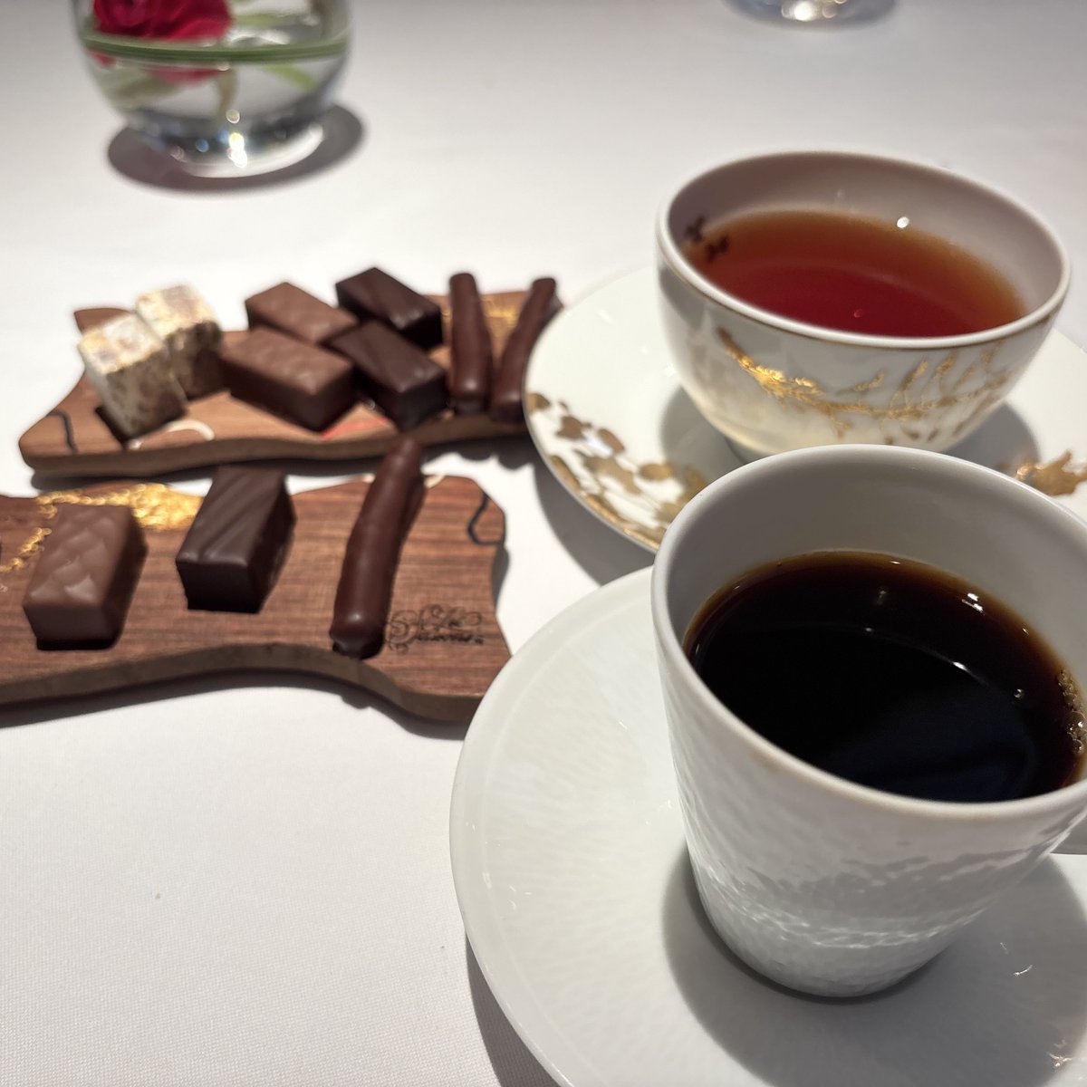 DAOdao_79's tweet photo. チョコレート食べ放題！！
お腹が本当にいっぱいなのに、夏でさっぱりした料理だから、もっと食べたい不思議な感じがする。
#帝国ホテル #レセゾン #ランチ https://t.co/K6TbKUde86