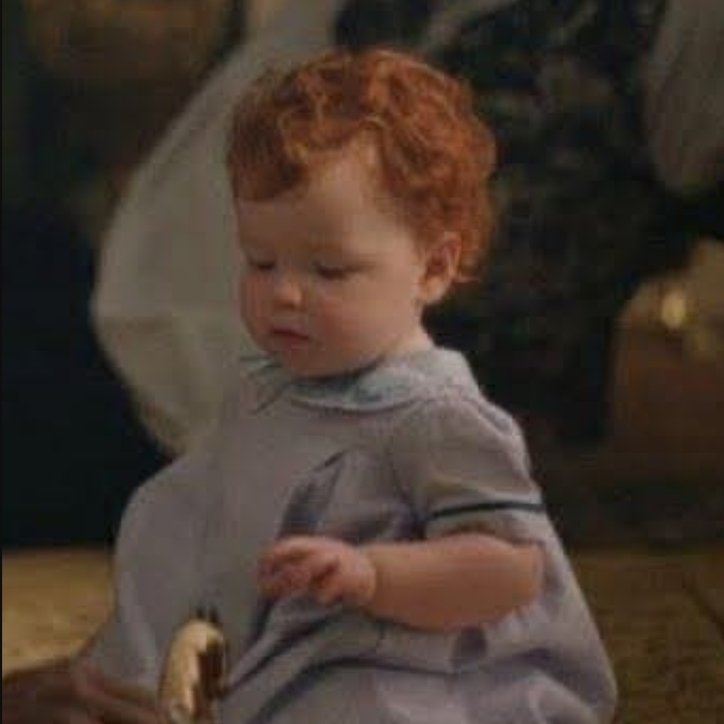 EloiseCraneB's tweet photo. Theory time: Phillip informing the new Lord Featherington about his cousin Marina passing away with a letter addressed to an E. Bridgerton, not knowing he's only a 3 year old who doesn't know how to read... so guess who is gonna receive that letter instead? 👀 https://t.co/Y6znz3vc8j