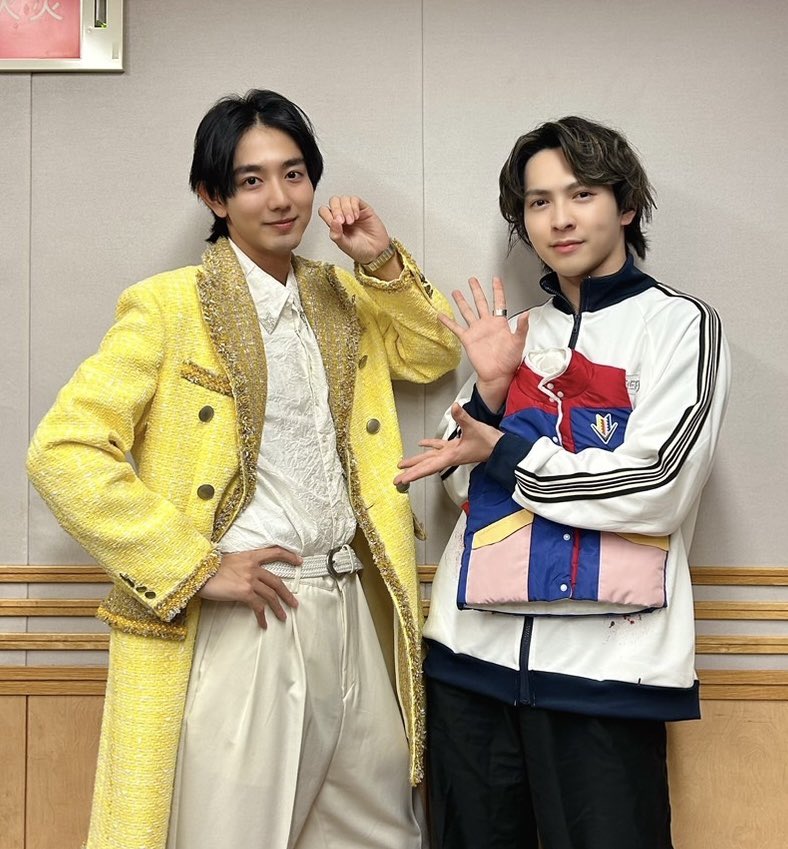 kankn130's tweet photo. 今この世で一番生で聞きたいやりとり

駒「国宝級ランキング1位おめでとう！」
吉「ちげーよ！俺じゃねーよ！！！」 https://t.co/sA2sKKTCTg