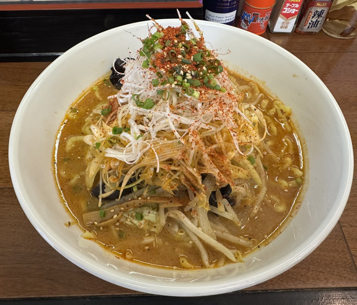 iwataka_'s tweet photo. R08.07.26
麺屋匠
ネギ味噌らーめん大盛（大辛）

本日のランチは匠さん😋
今日の様な肌寒い日はやっぱりネギ味噌！
いつもの安定の美味しさで辛さも👍
いい汗💦かきました〜♪
本日も大変美味しく頂きました♪
御馳走様でしたദ്ദി ˃ ᵕ ˂ ) https://t.co/MSZLEQjRjC