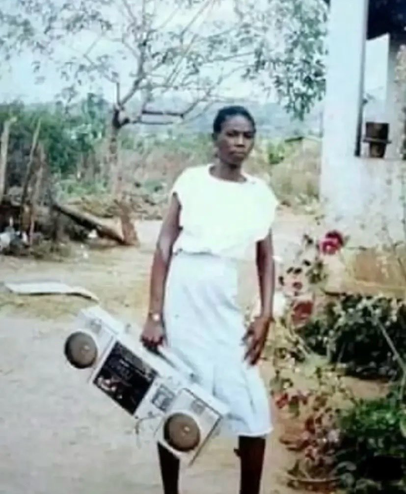 BarfyOne's tweet photo. My Grandmother in the 80s while other                people were buying land 😭 https://t.co/zuJgznpiW7