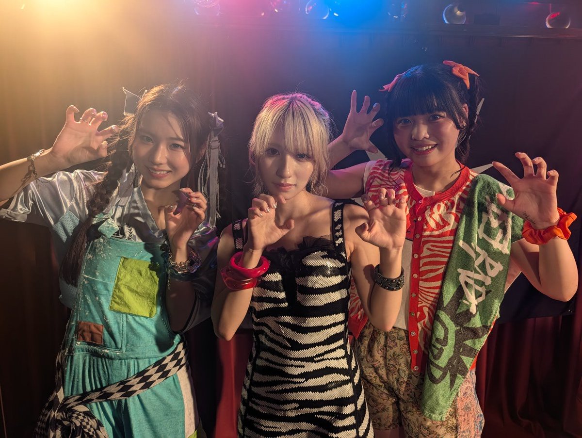 hanagara529's tweet photo. 7/25(土) Girls be bad 定期公演
「Girls be ×× Vol.16」
楽しいライブでした~😳
この後も
まだまだツアー続きがありますので
体調管理🍚🍨🍻🍜🍩🥂気を付けて
頑張って〜��️
#Girlsbebad
#GBB https://t.co/vxDyF6QNAy