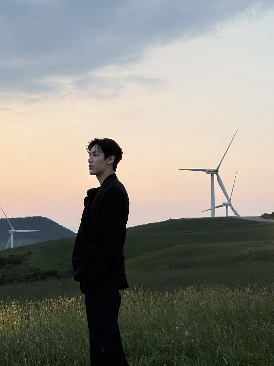 BAMBAMxBAMMIE's tweet photo. 𝐉𝐀𝐍𝐔𝐀🍃

#BamBam #뱀뱀
#JANUAXBamBam
#JANUASCENTSOFSOUL https://t.co/NFpDDaguoC