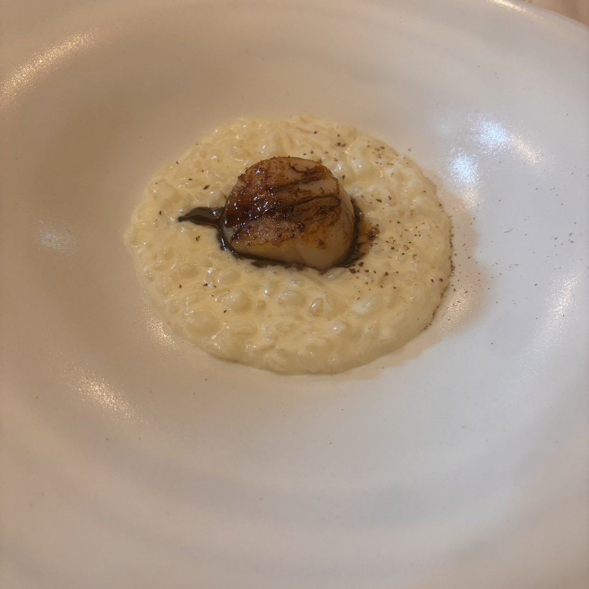 teacatLove's tweet photo. やっぱここの式場の料理普通に美味いんよな
足りないけど https://t.co/oqdMuYaTLr