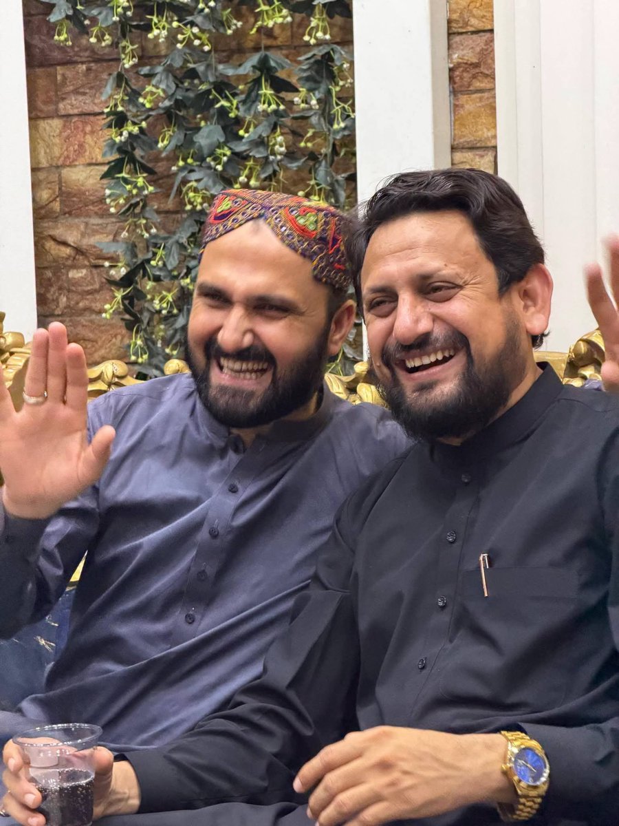 PTISLTHyderabad's tweet photo. پاکستان تحریکِ انصاف یوتھ ونگ حیدرآباد کے صدر جہانگیر راجپوت کی جانب سے دعوتِ دلیم میں ڈسٹرکٹ حیدرآباد صدر محسن گھمن، جی ایس اسامہ حفیظ، شاہ لطیف آباد ٹاٶن صدر محمد عارف غفور شیخ، سابقہ صدر شاہ زیب زٸ، سینیٸر میمبر ریحان مغل، بلدیاتی نمائندگان، مختلف تنظیمی ونگز کے ذمہ داران👇 https://t.co/KbOgqS297N