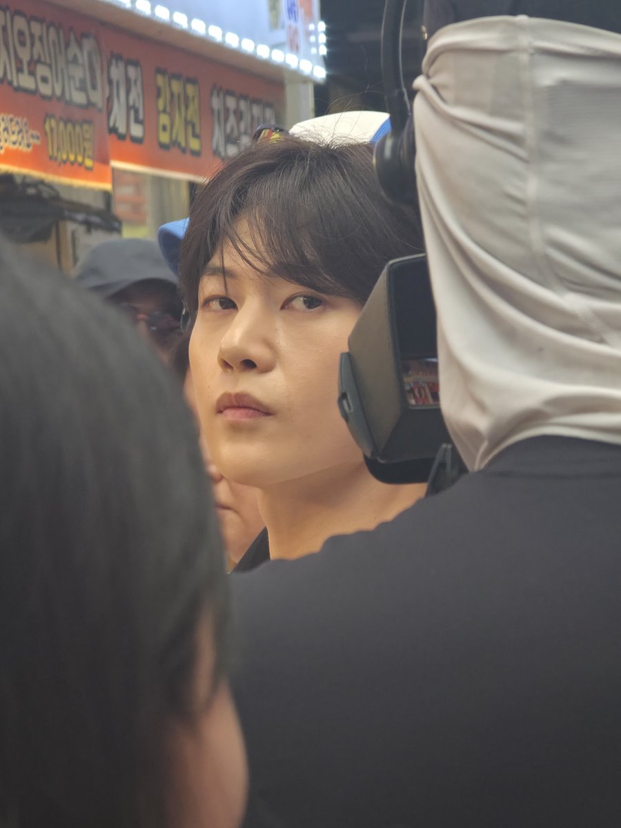 love_woong98's tweet photo. 강릉여행중 강릉중앙시장에서 매튜봄😳
어디서 많이 본 옆모습이다 했어🤭  #석매튜 https://t.co/aLaRYyiruY