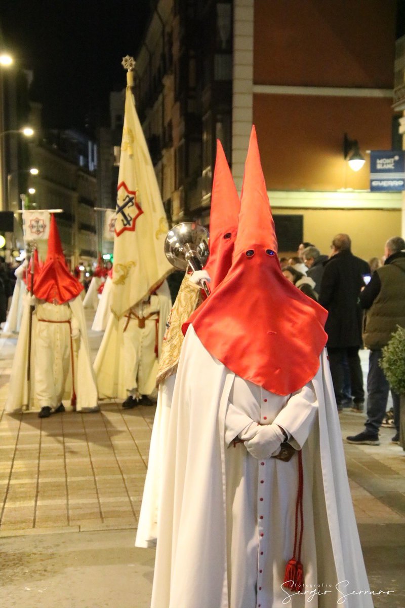 SietePalabrasVA's tweet photo. Domingo, XVII del Tiempo Ordinario.
"Al final de los tiempos saldrán los ángeles, separarán a los malos de los buenos y los echarán al horno de fuego".
Mt 13, 44-52
Señor, ayúdame a comprender, que los que aman a Dios, todo lo hacen para bien de Él.
Fotografía, @fotos_sergio https://t.co/FvQ7PPmivG