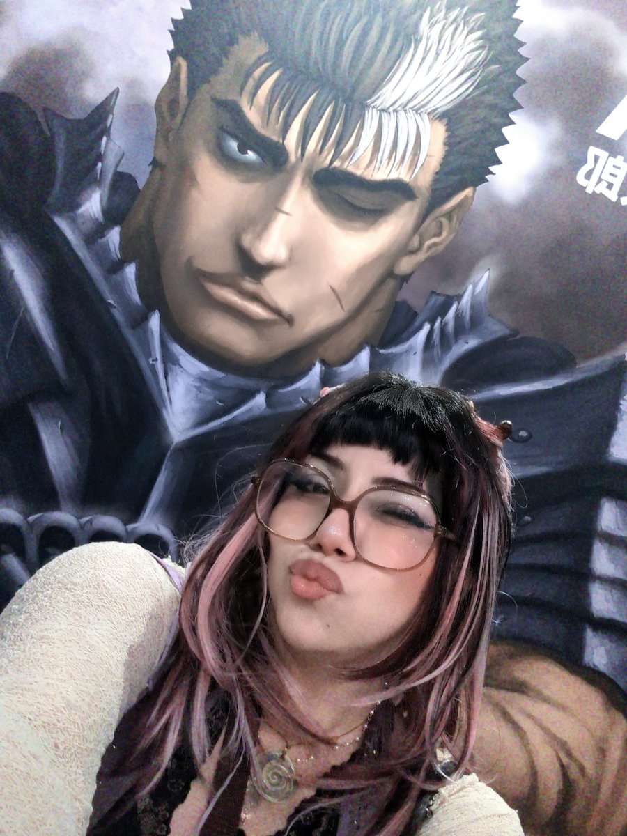 amov3x's tweet photo. She's right where she wants to be https://t.co/bDRoatpWQC