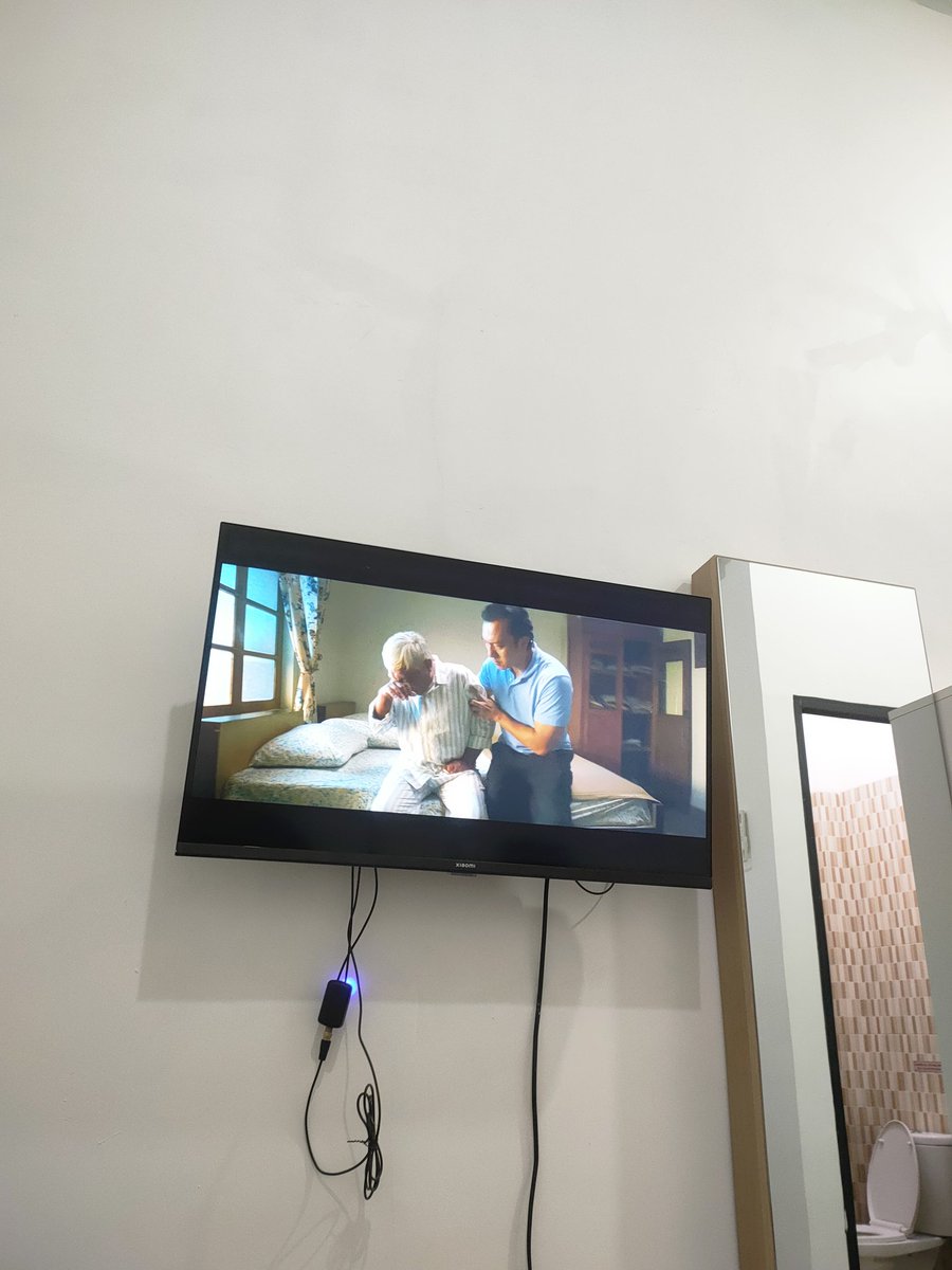 hilna_03's tweet photo. Tau lagu nya udah lama, terbuang dalam waktu, tapi baru nonton Official Video Music Video nya,, gillssssss banjirrrr.. relate bnget gak kuat https://t.co/p1MnqurXrq