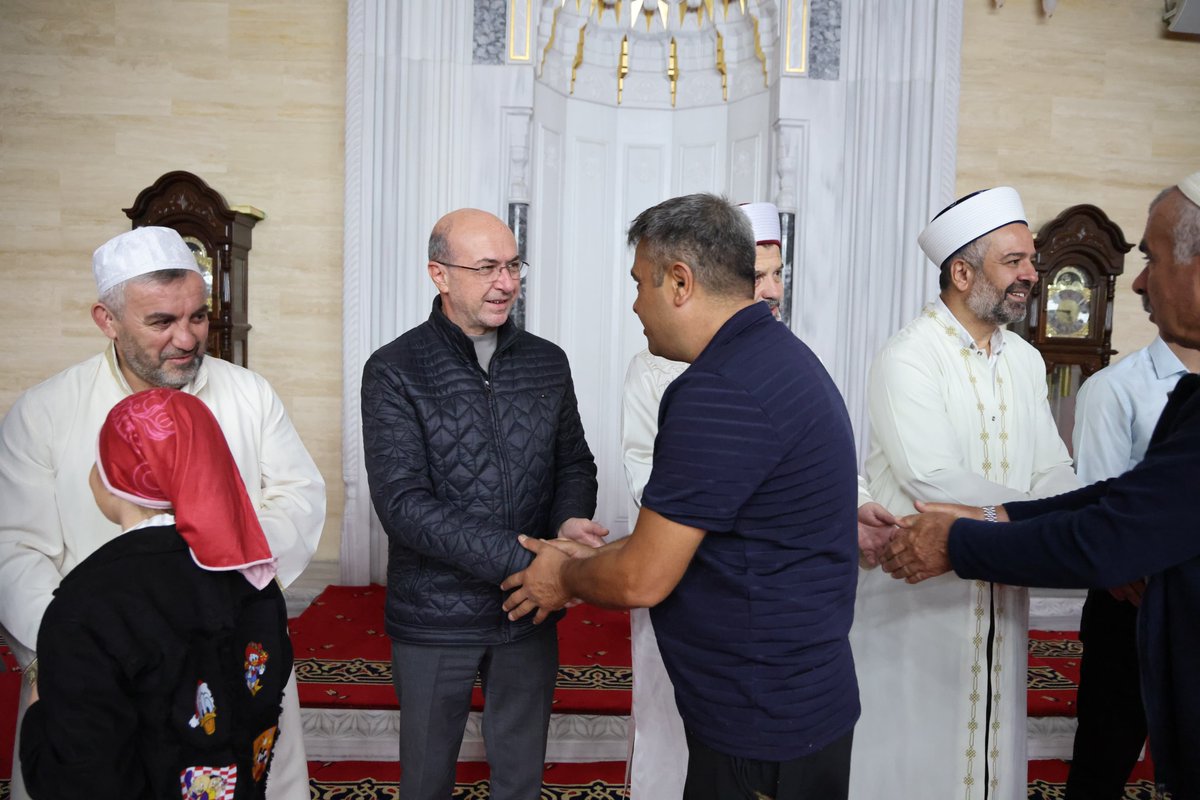 a_pekyatirmaci's tweet photo. Sabahın huzurunu hemşehrilerimizle birlikte yaşadık.

Konya İl Müftülüğümüz, Türkiye Gençlik Vakfı (TÜGVA) Konya İl Temsilciliği ve ÖNDER Konya İmam Hatipliler Derneği tarafından düzenlenen “Ailecek Sabah Namazında Buluşuyoruz” programında ailelerimizle birlikte saf tuttuk, birlik ve beraberliğimizi dualarla pekiştirdik.

Bu güzel buluşmaya katkı sunan tüm kurumlarımıza ve kıymetli hemşehrilerimize teşekkür ediyorum. Rabbim birlik ve beraberliğimizi daim eylesin. 

| @TugvaKonya @KonyaOnder @KonyaMuftulugu 

📌 Selçuklu Merkez Camii