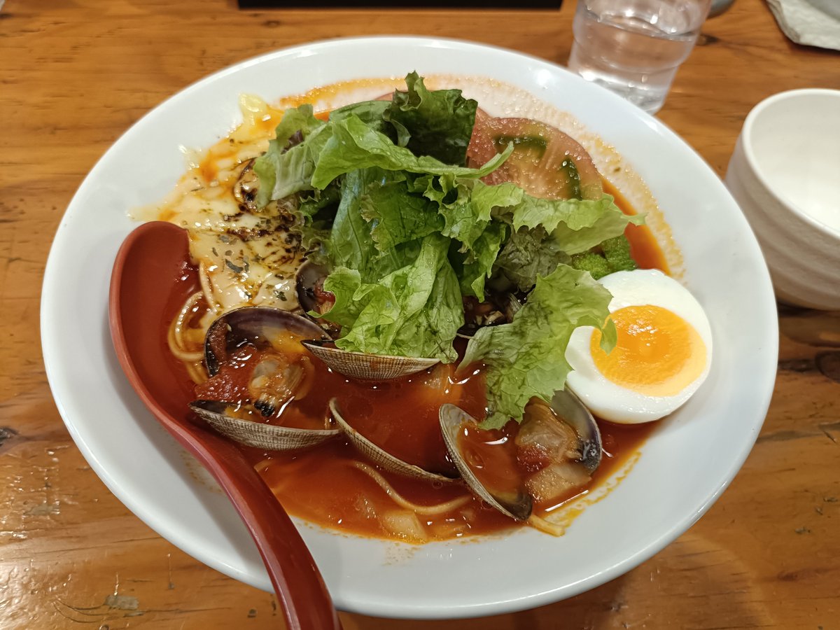 norizoh524's tweet photo. 麺や亀陣 さん

限定
浅利の貝出汁トマトらーめん
とろけるチーズ
トマト増し
食後のセルフチーズリゾット

亀陣さんのトマトの限定好きなのよね～
本日2杯目のラーメンだけど
するする胃に入るわね😁
貝出汁＋トマトがあっさりしていて美味い😋

〆のリゾットも最高🍅

ご馳走様でした🙇🏻‍♀️⸒⸒ https://t.co/Tun5ulQC9H
