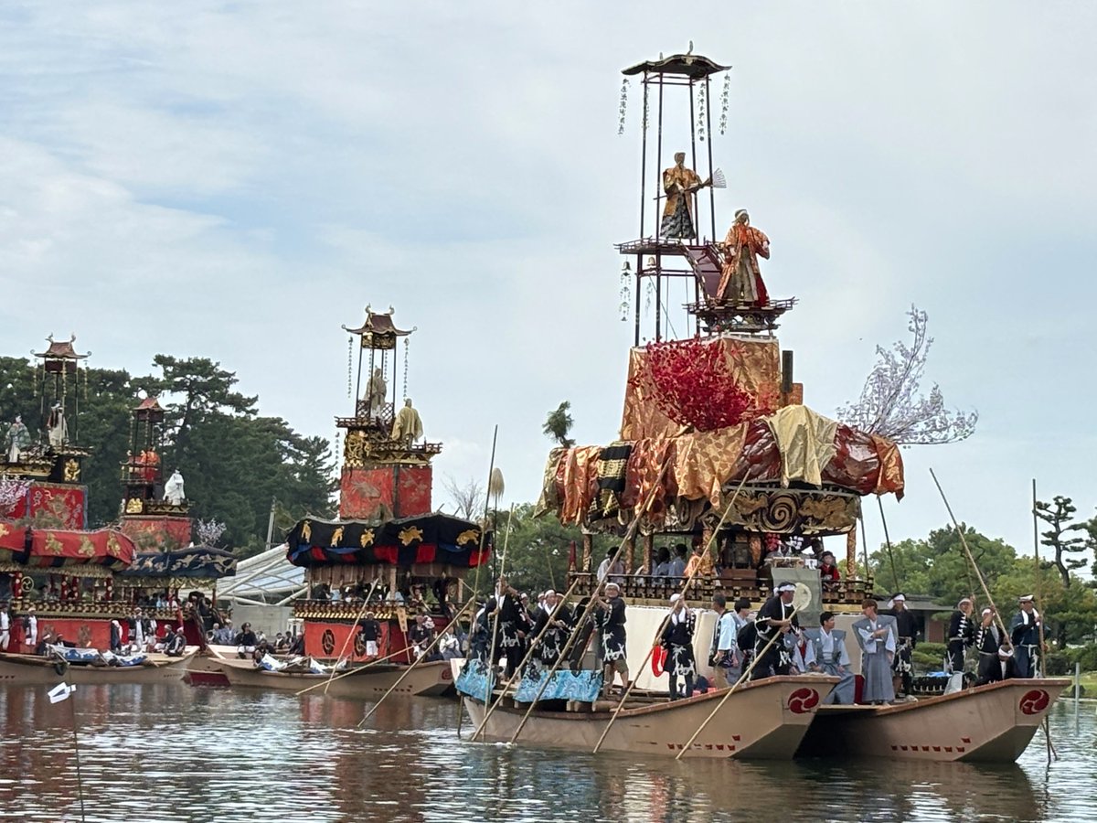 Ice1993Mini's tweet photo. 尾張津島天王祭の朝祭に行ってきました。
600年近く続いている祭礼との事で、厳かな感じがありました。

#愛知県津島市
#天王川公園
#尾張津島天王祭 https://t.co/rB2zD70rUr