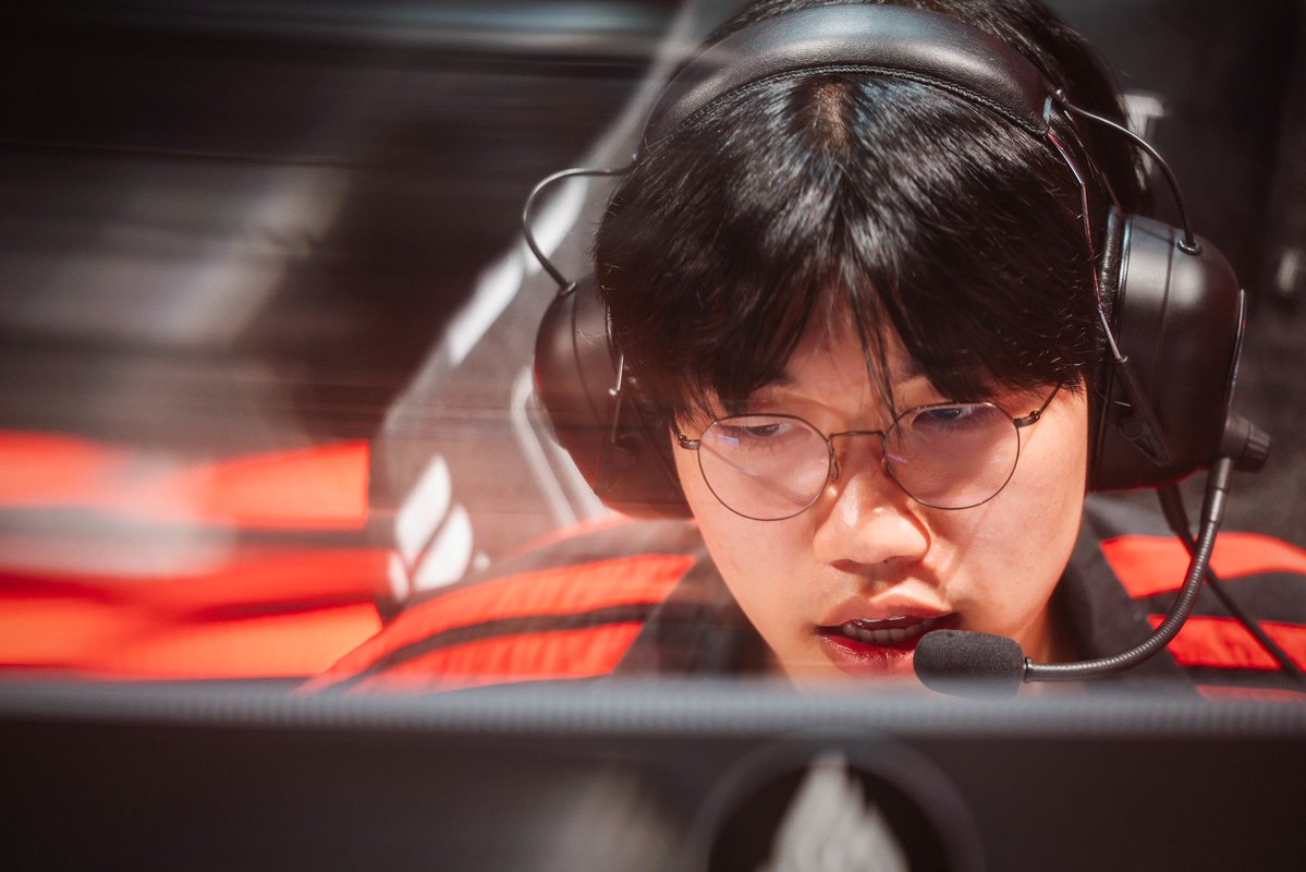 quackelyn's tweet photo. 260725 LCS 2026 Split 3 Week 1 Day 1
HamBak

#HamBak #함박 #SENWIN
🔗: https://t.co/Toyq2hJ75h https://t.co/fs4eFvRJu6