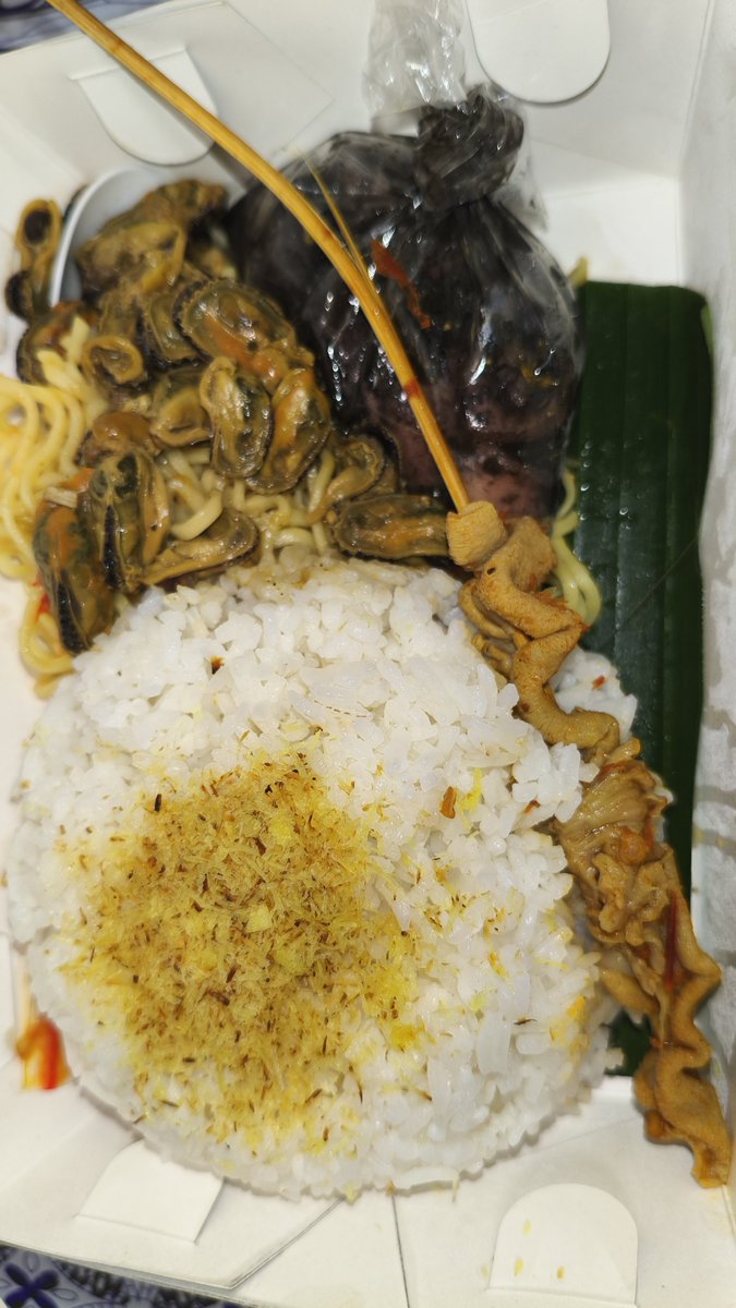airihug's tweet photo. lunch pakai lauk subtitle bajakan https://t.co/Ibt53kCpxS