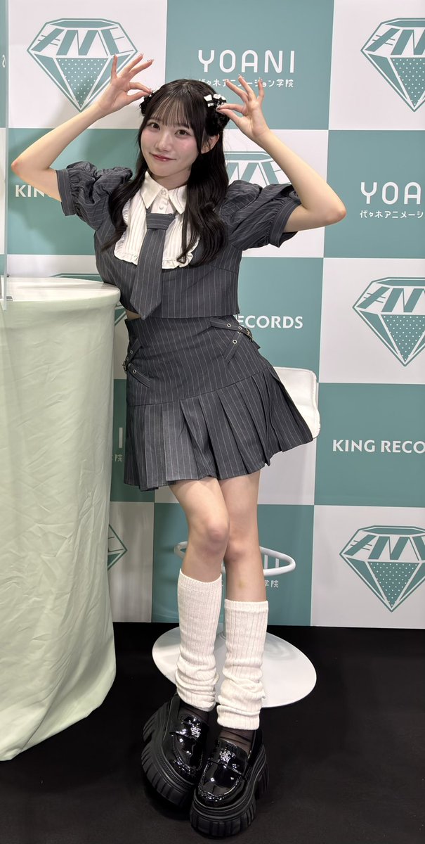 Humming0227's tweet photo. おみるちゃんがかわいすぎて背後の影まで愛おしい！！

#聞いて聞いておみるちゃん https://t.co/Cbcw0WU22l