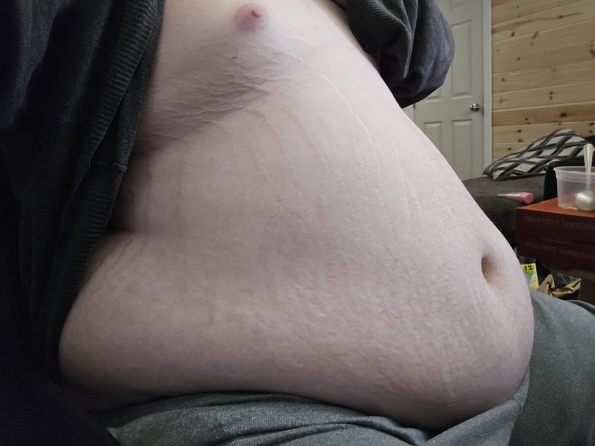 SuperGuy983's tweet photo. Ouughh... eating far too much tonight
Like this post if you want me to eat even more~ https://t.co/2eLxvASpzv